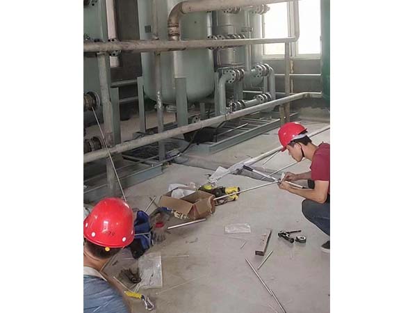 大型制氮机安装调试现场